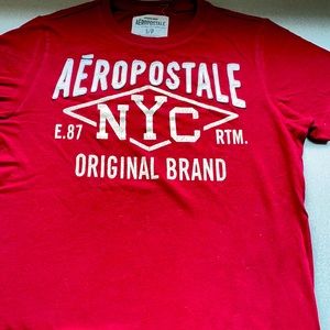 AéRopostale red T-shirt